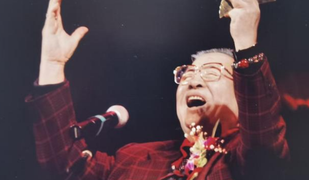 黄宏91岁父亲黄枫去世，曾创作300多个段子，老艺术家走好！-图5